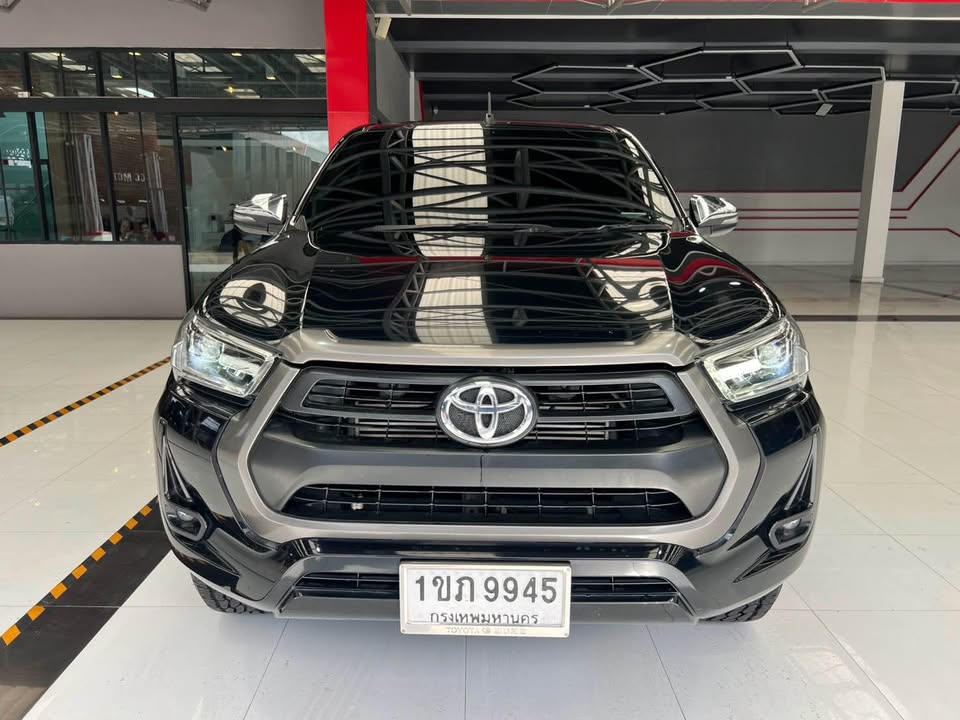 2021 Toyota revo 2.4 mid 4x4 view 2