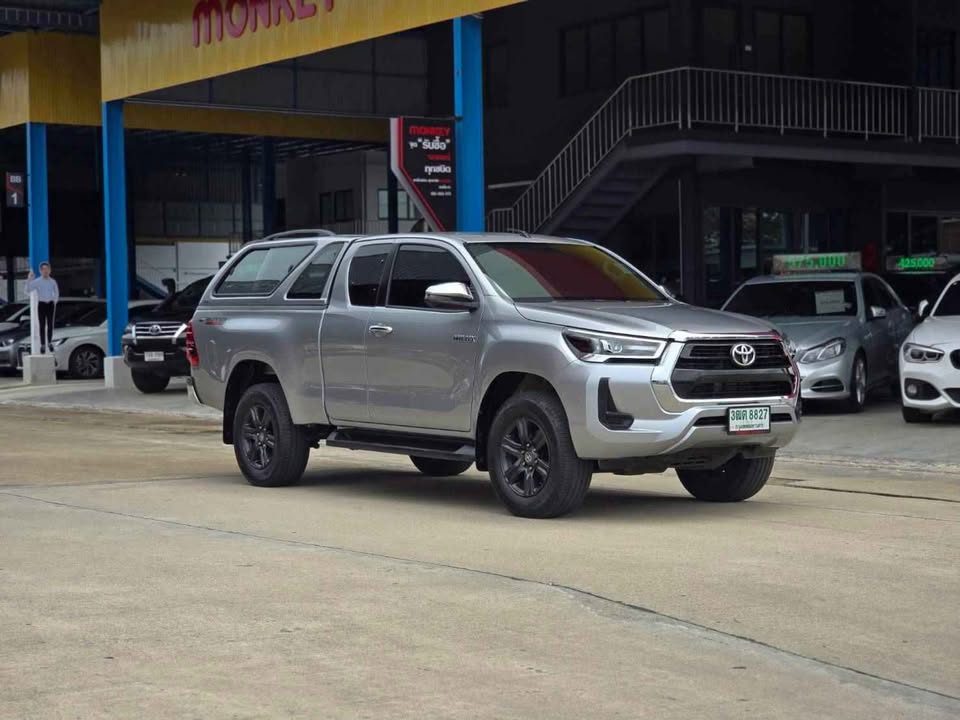2022 Toyota revo prerunner auto view 6