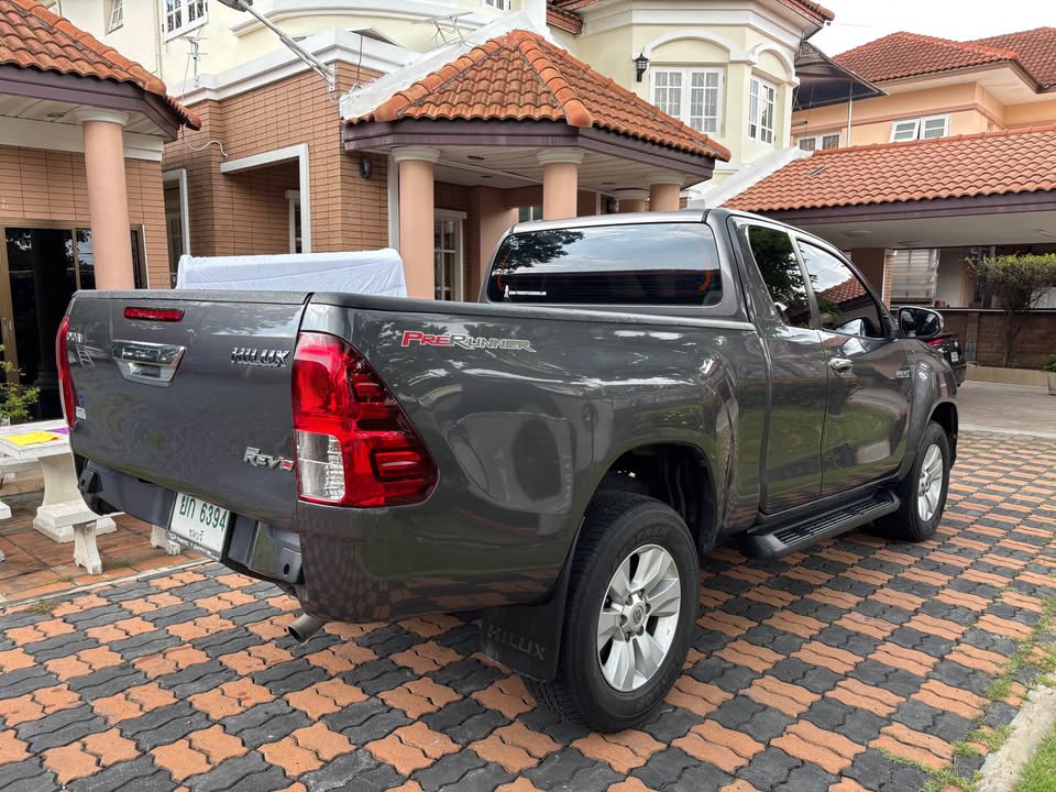 2018 Toyota hilux revo view 3