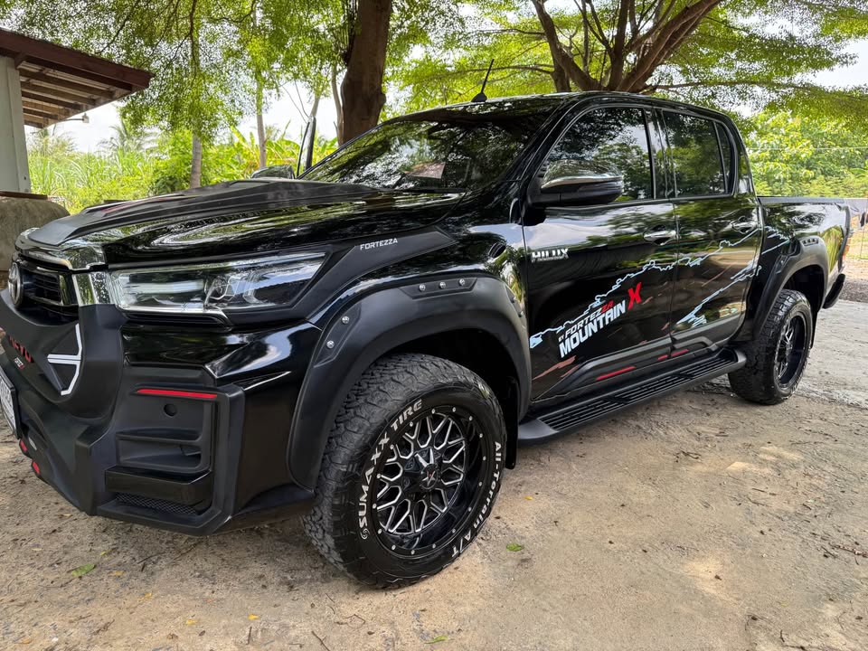 2022 Toyota revo 2.4 mid auto ปี22 view 2