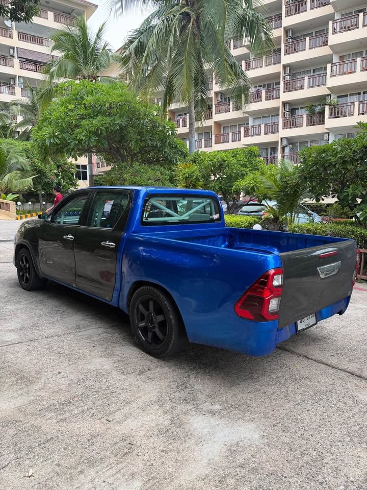 2016 Toyota hilux view 2