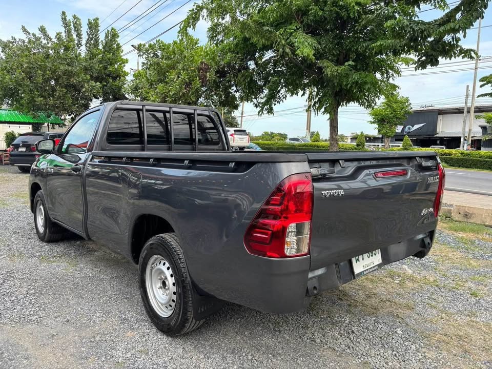 2018 Toyota revo 2.4 pickup m/t มือเดียว view 6