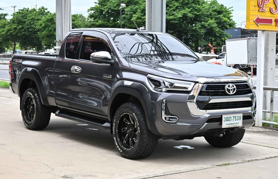 2022 Toyota hilux revo cab auto​ view 2