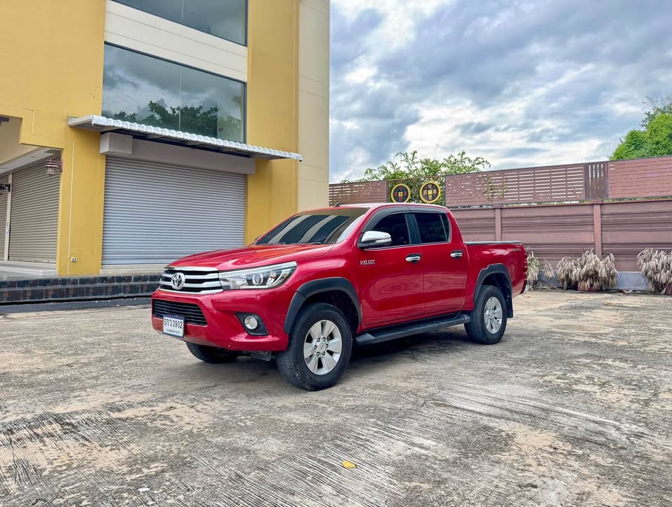 2016 Toyota revo 4ประตู view 3