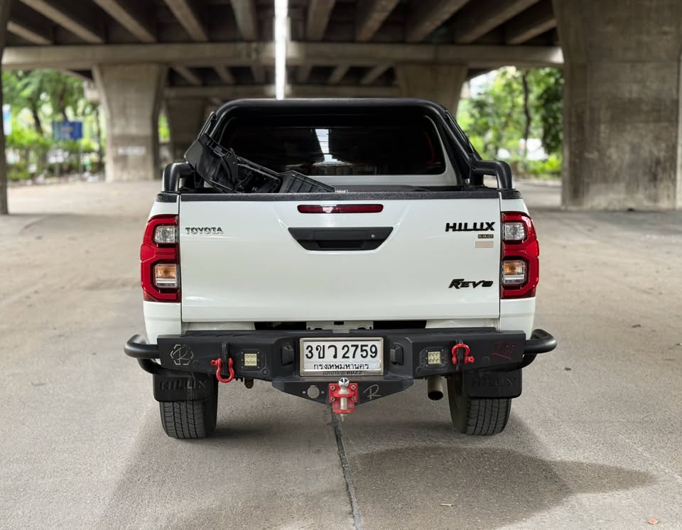 2023 Toyota hilux revo double cab 2.4 mid at view 3