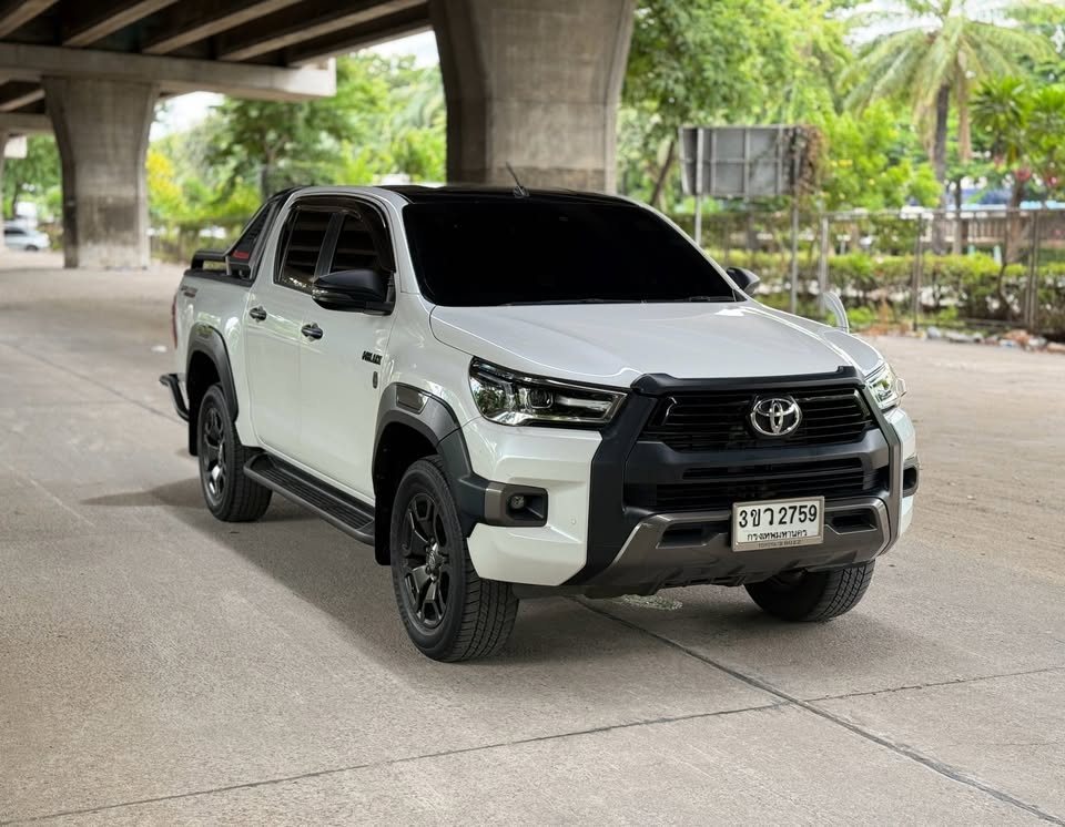2023 Toyota hilux revo double cab 2.4 mid at view 4